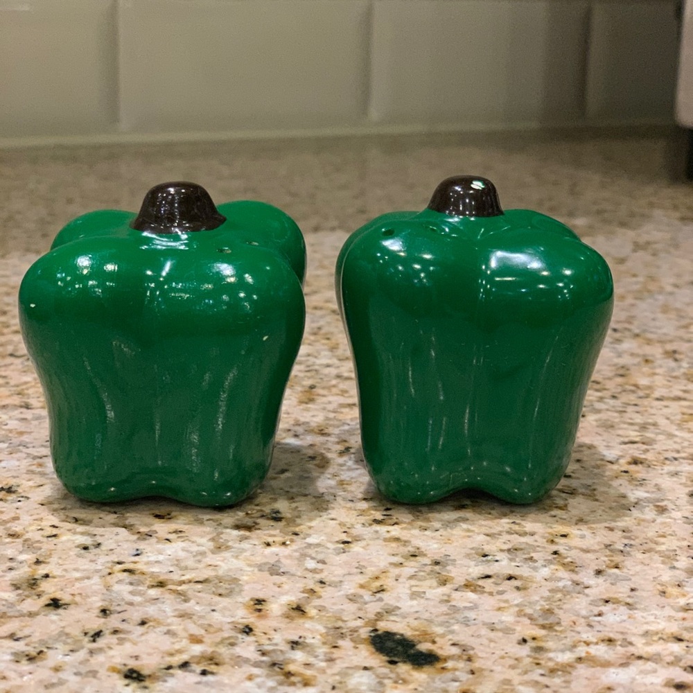🫑 Salt and Pepper Shakers